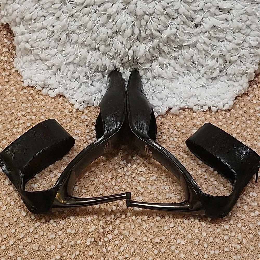 Colin Stuart heels - Picture 5 of 16